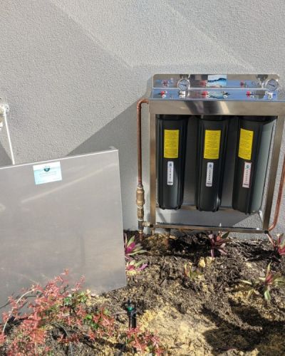 Full House Filtration – On Wall With SS Stand And Cover – Three Filtration Stages with 20″ x 4.5″ Filters For Unique and Absolute Protection